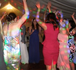 Wedding-DJ-Tunbridge-Wells-Dancers-03-Image