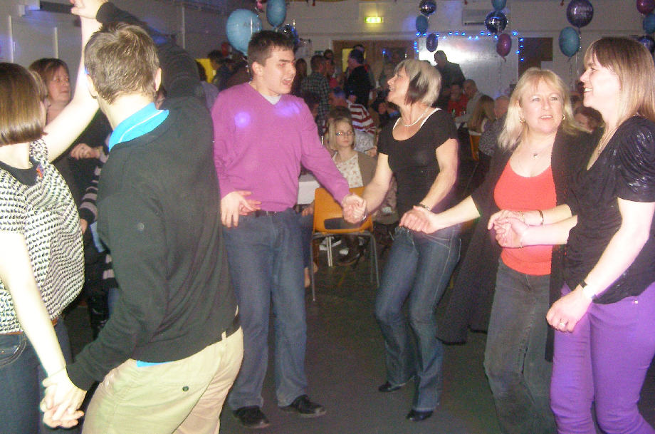 Crockham Hill Mobile Disco Dancers Image